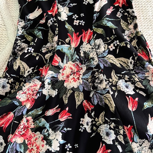 Floral dress with swing skirt, by Mudd. Size M, teenager - Picture 7 of 10